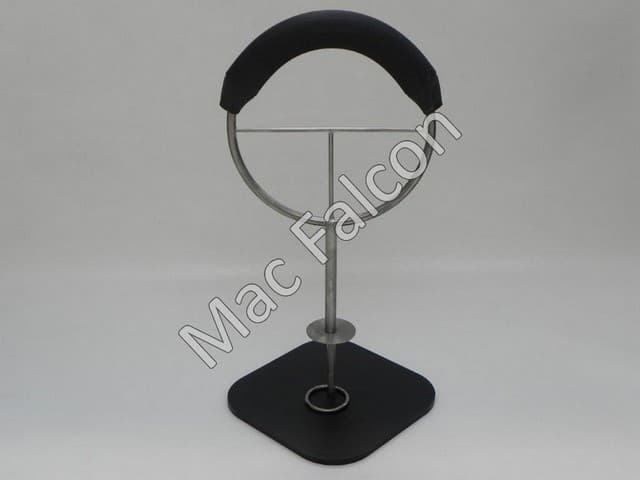 Nr.3 Rotating Indoor Hawk perch with black steel base plate with stainless steel ring and pin. 57 cm high and rubber thickness 4.7 cm and 34.5 cm long