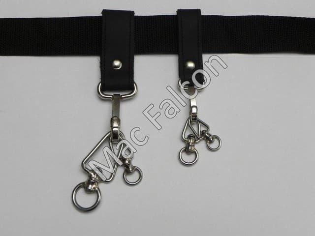 Swivel clip for your belt. 6 cm long 